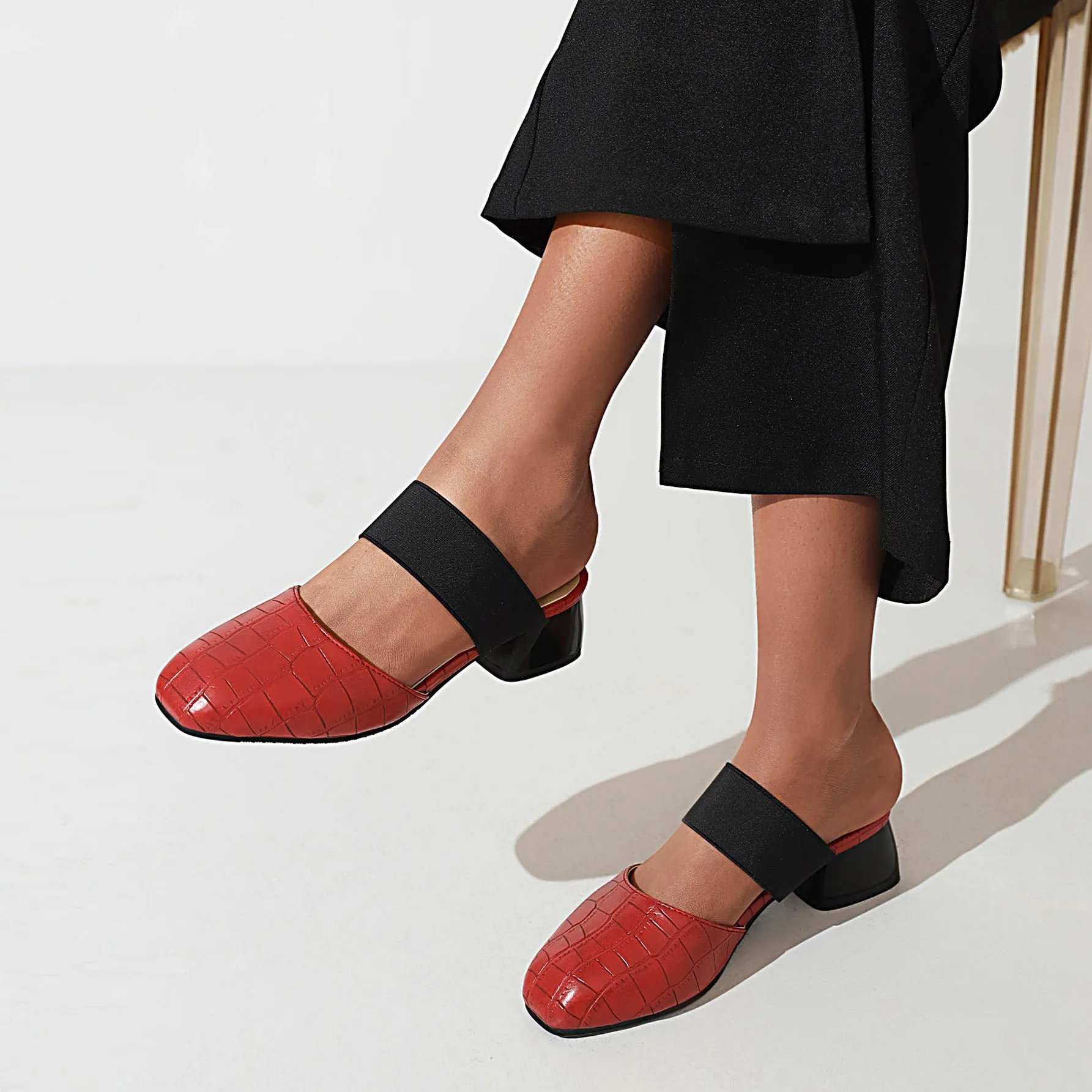 Bigsizeheels Simple Round Toe Flat Sandals - Red