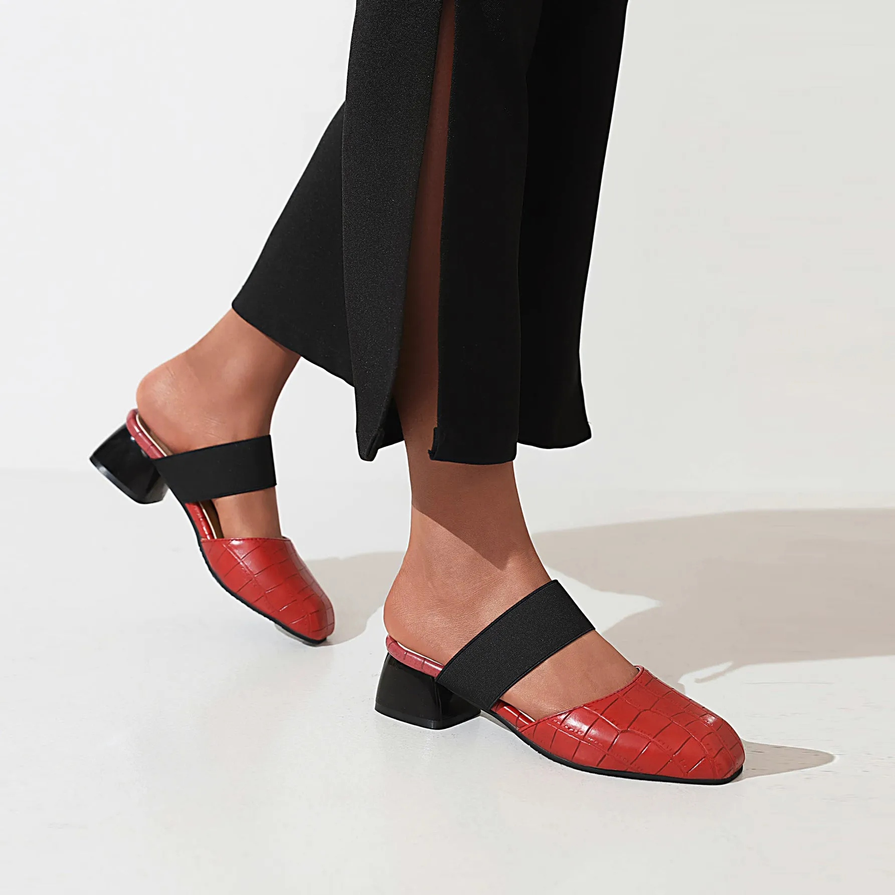 Bigsizeheels Simple Round Toe Flat Sandals - Red