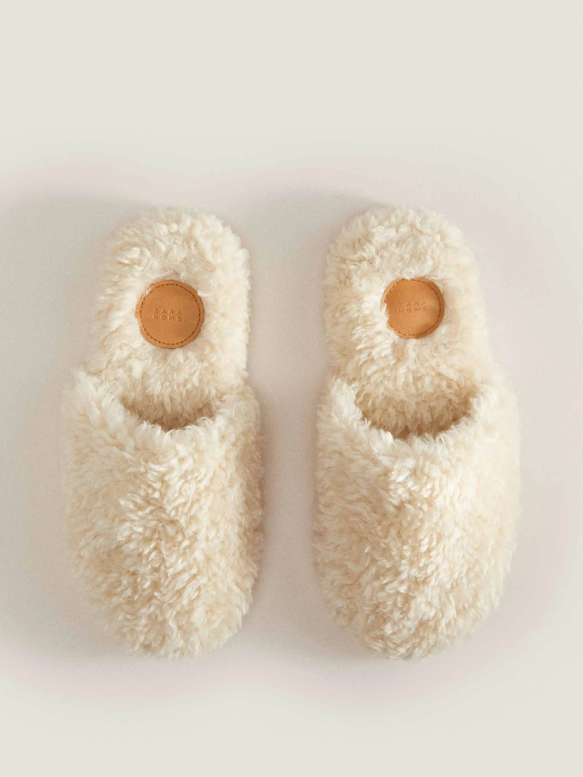 Faux fur slippers