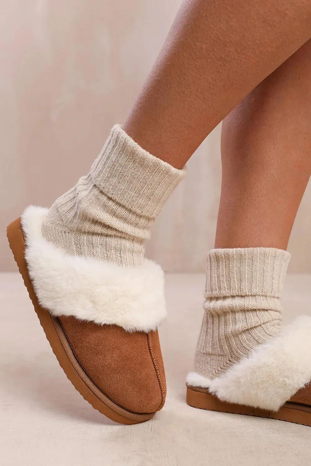 House Of Sehrish Slip1 Womens Warm Chestnut Suede Snug Faux Fur Slippers